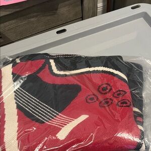 Elegant Red and Black Knit Throw Blanket